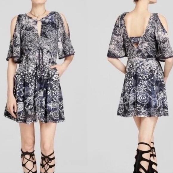 Free People Dresses & Skirts - Free People Love Birds Dress Size Medium